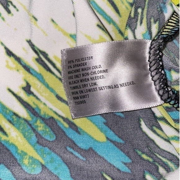 WORTHINGTON Green Pop V-Neck Short Sleeve Womens Top Size 2X - Picture 5 of 5